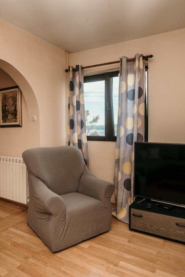 דראמליי Apartments Ivana מראה חיצוני תמונה