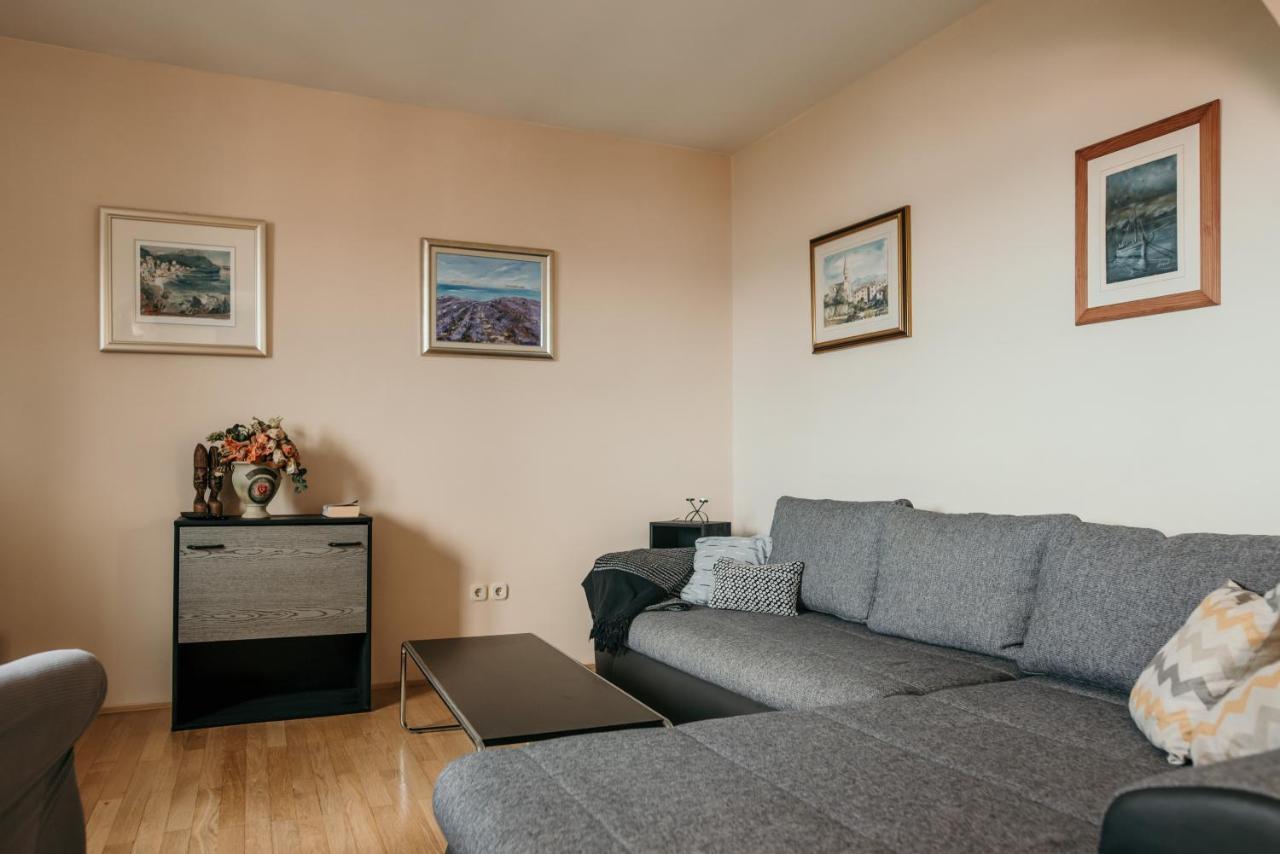 דראמליי Apartments Ivana מראה חיצוני תמונה
