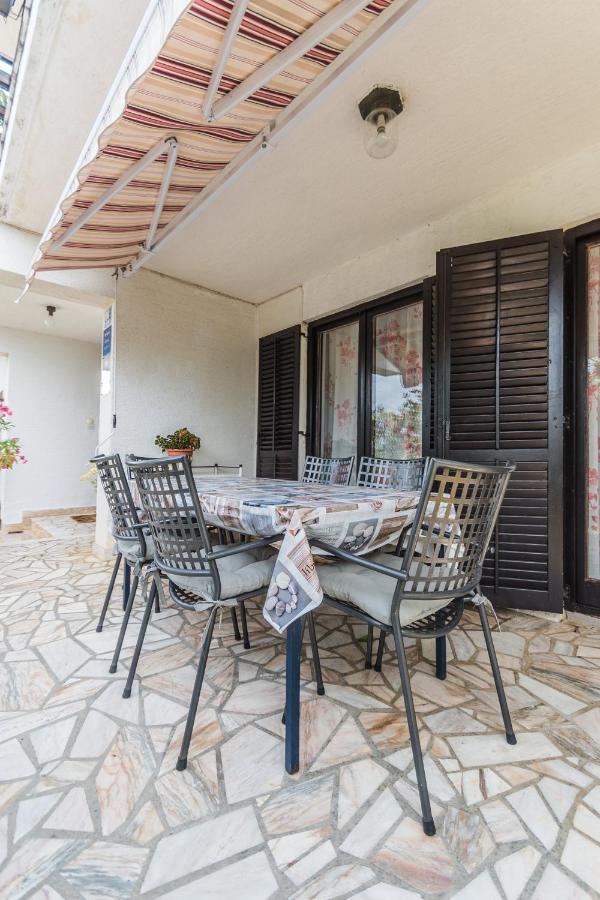 דראמליי Apartments Ivana מראה חיצוני תמונה