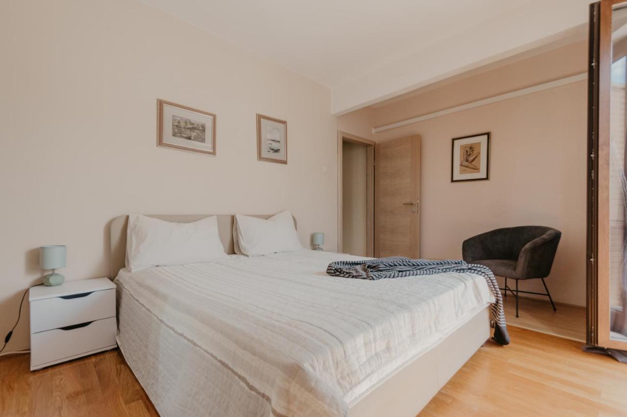 דראמליי Apartments Ivana מראה חיצוני תמונה