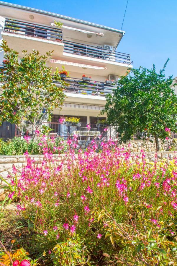 דראמליי Apartments Ivana מראה חיצוני תמונה