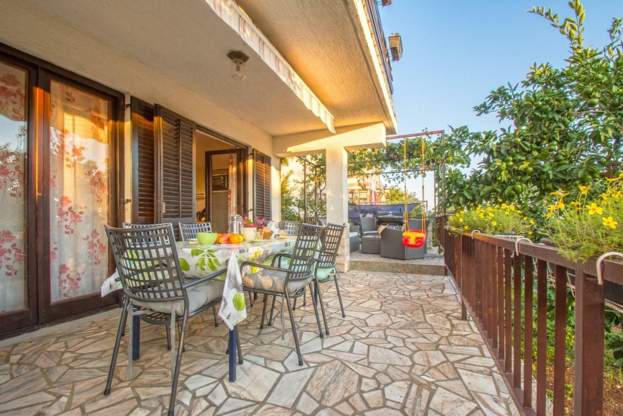 דראמליי Apartments Ivana מראה חיצוני תמונה