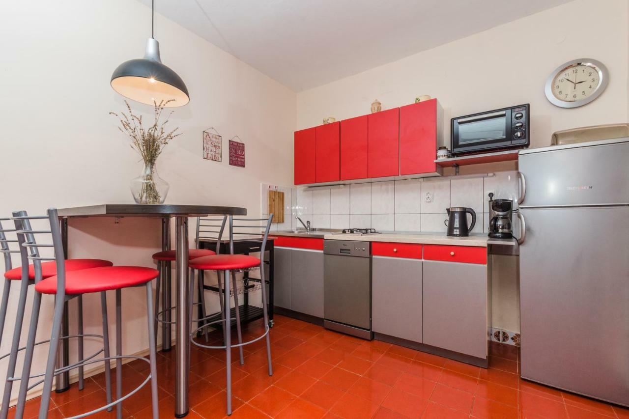 דראמליי Apartments Ivana מראה חיצוני תמונה