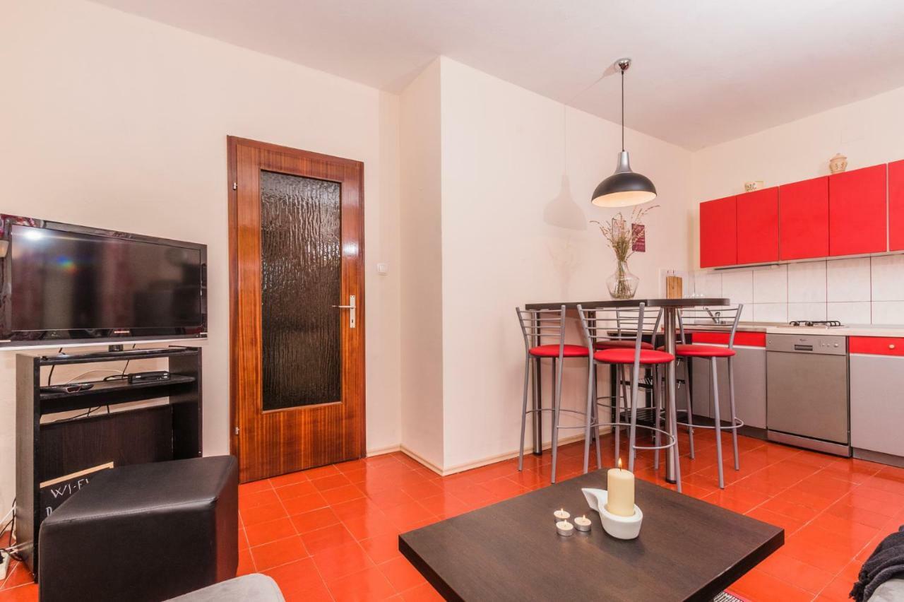דראמליי Apartments Ivana מראה חיצוני תמונה